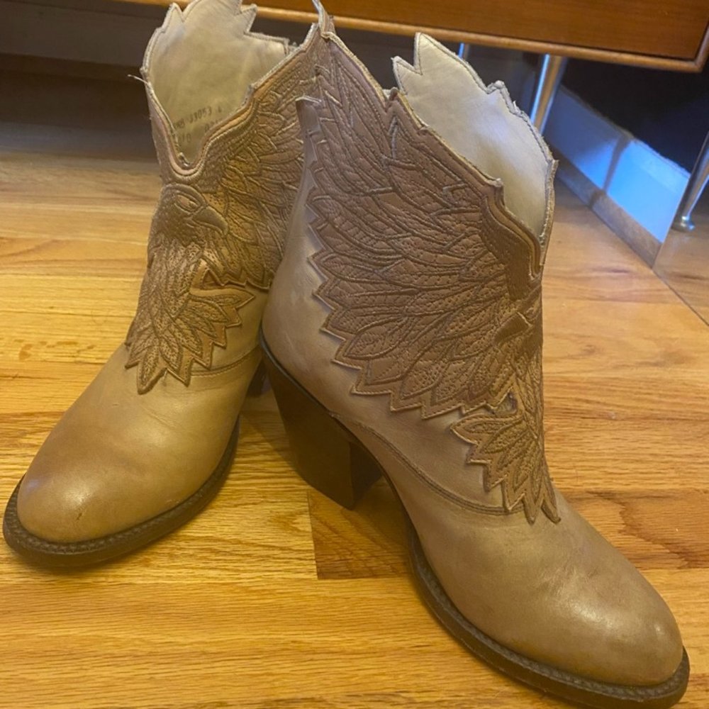 Sundance Lucchese Celine Boots 8.5